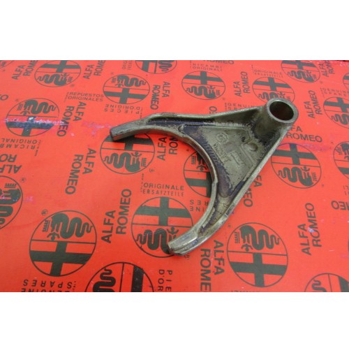 FORCELLA CAMBIO 5^ VELOCITA' FIAT BRAVA - COUPE' - MAREA - PUNTO LANCIA 7780610