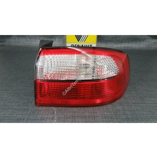 RN0844153 FANALE POSTERIORE DX PER RENAULT LAGUNA 5 P